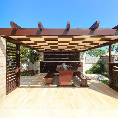 Modern Villa Nerina With Private Pool Near 普拉 外观 照片