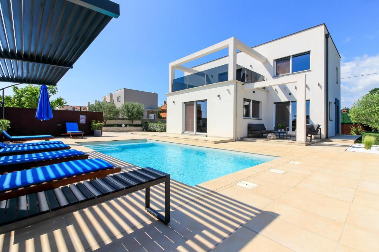 Modern Villa Nerina With Private Pool Near 普拉 外观 照片