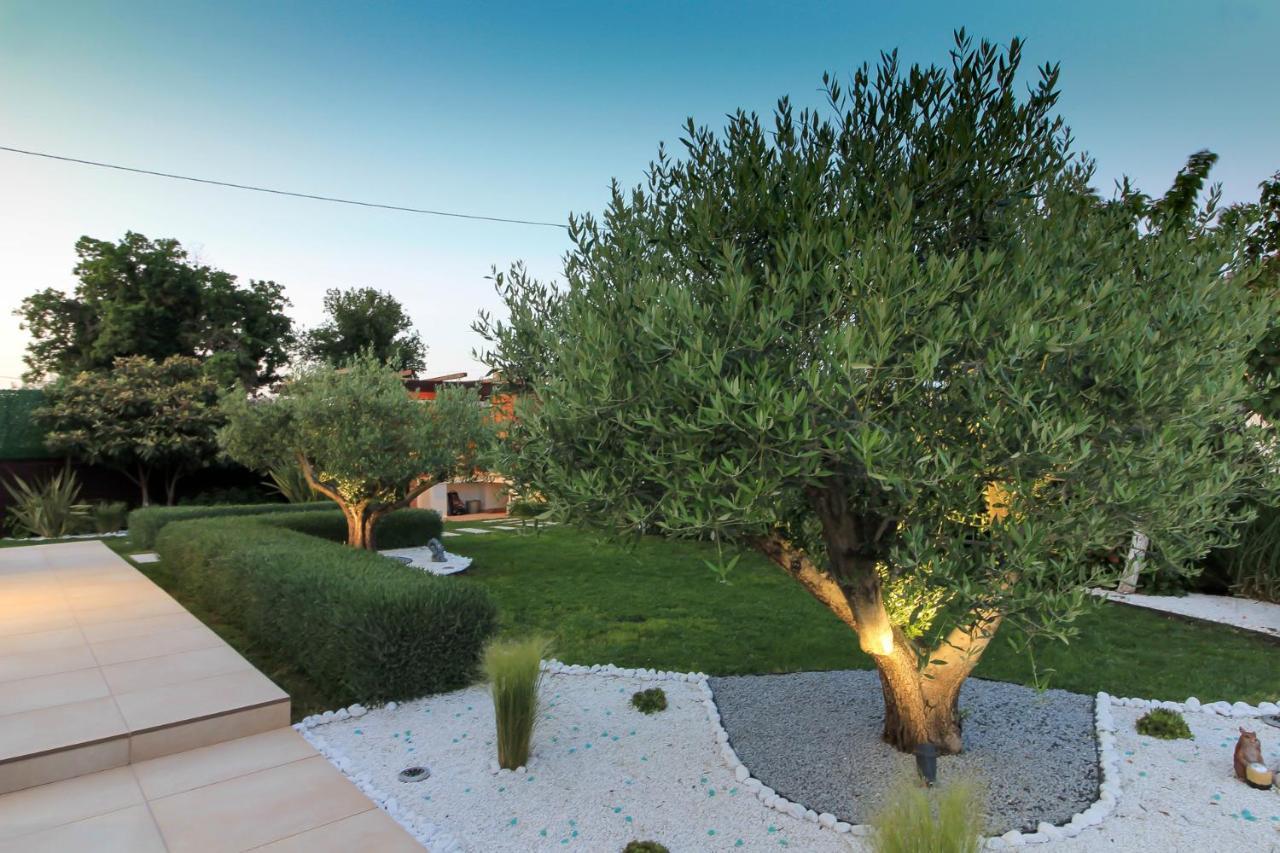 Modern Villa Nerina With Private Pool Near 普拉 外观 照片
