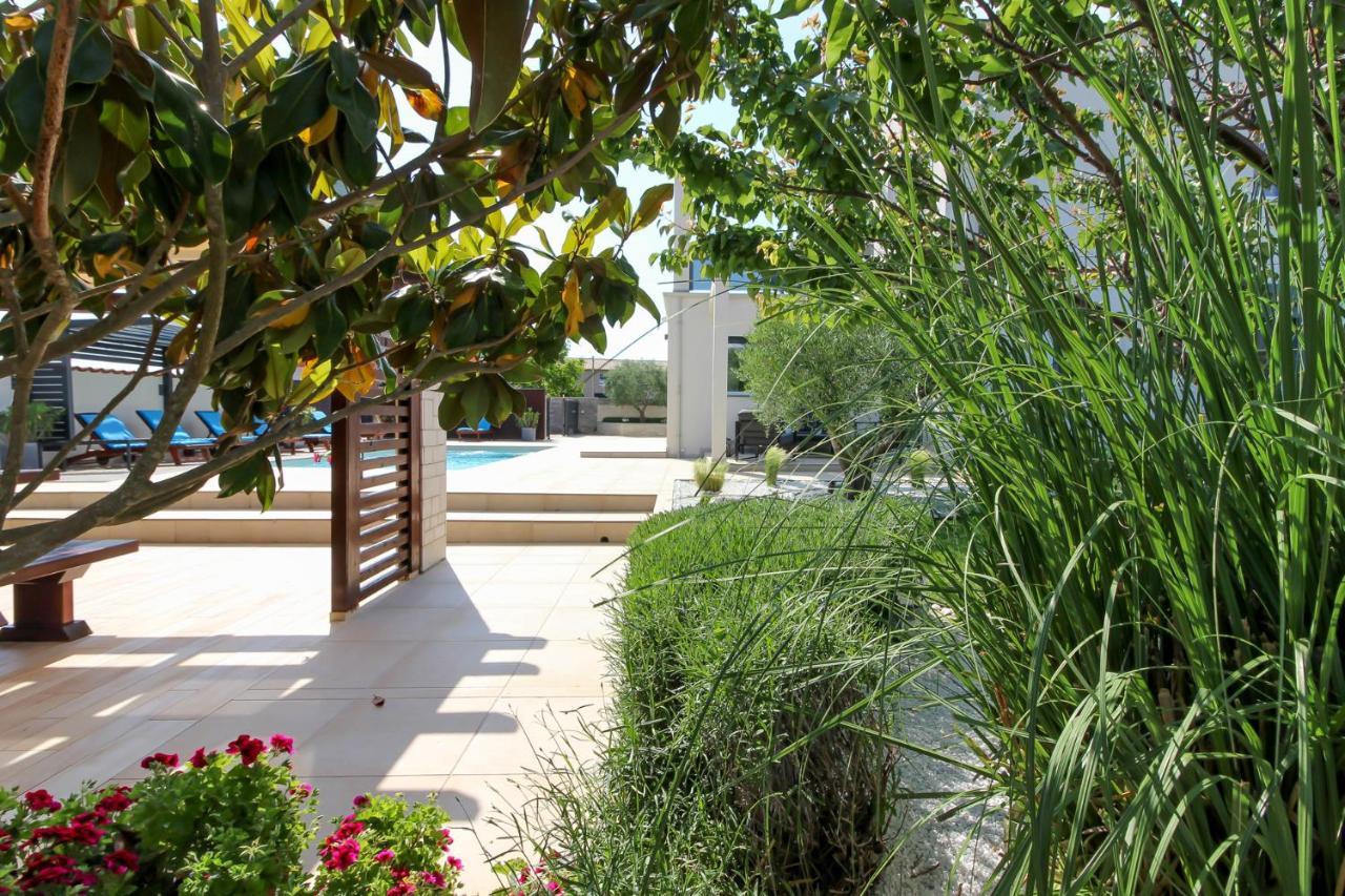 Modern Villa Nerina With Private Pool Near 普拉 外观 照片