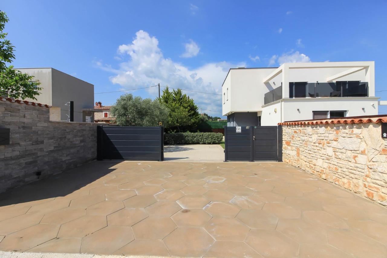 Modern Villa Nerina With Private Pool Near 普拉 外观 照片