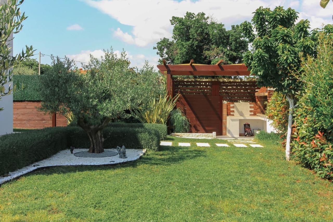 Modern Villa Nerina With Private Pool Near 普拉 外观 照片