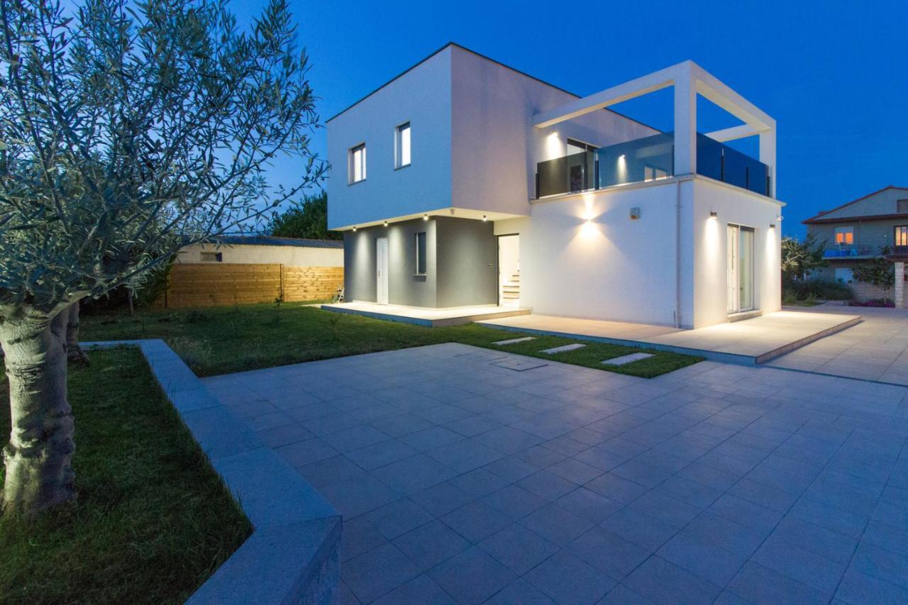Modern Villa Nerina With Private Pool Near 普拉 外观 照片