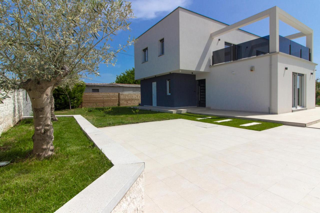 Modern Villa Nerina With Private Pool Near 普拉 外观 照片