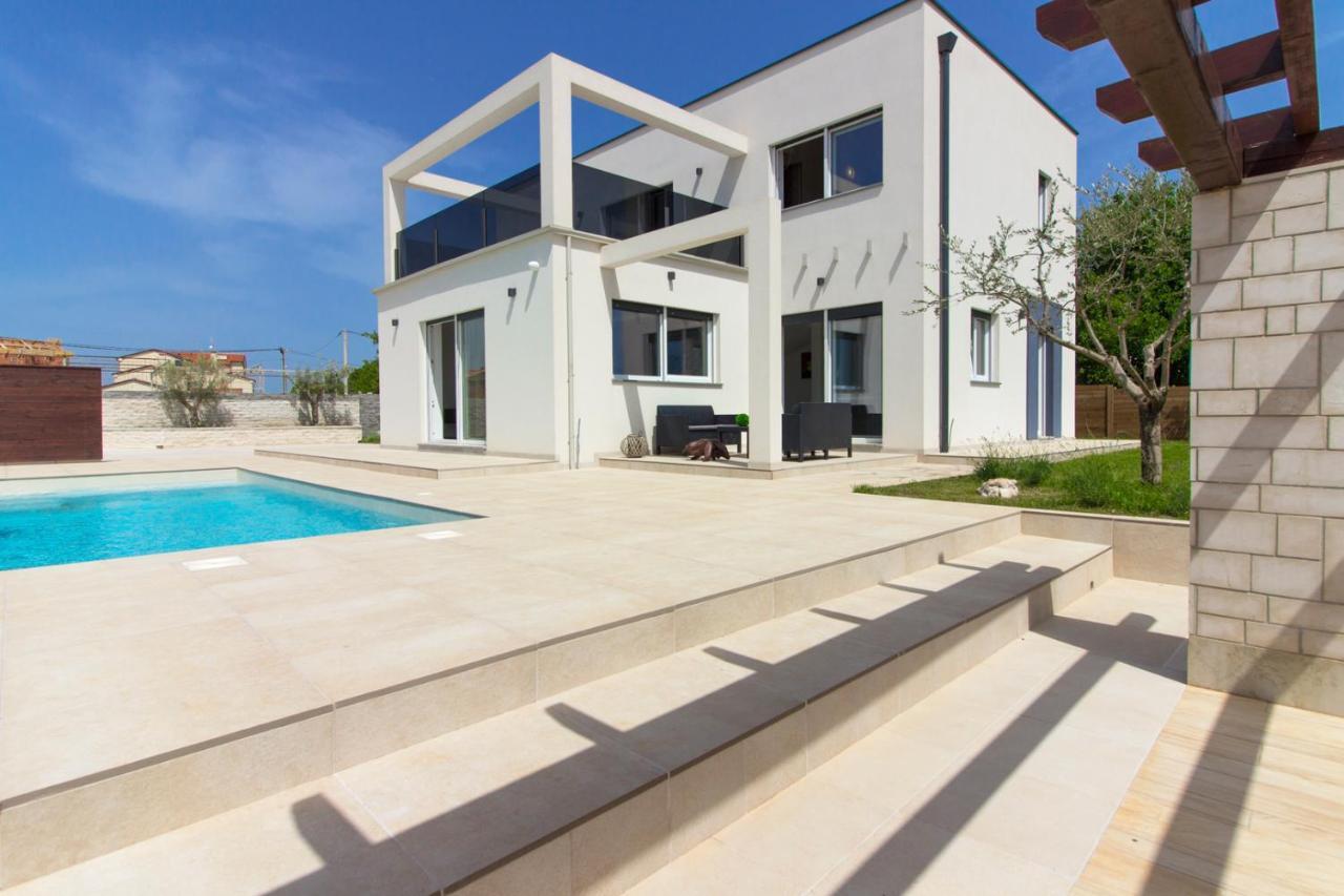 Modern Villa Nerina With Private Pool Near 普拉 外观 照片