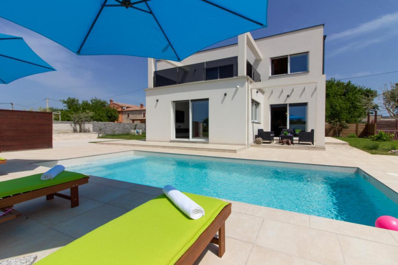 Modern Villa Nerina With Private Pool Near 普拉 外观 照片