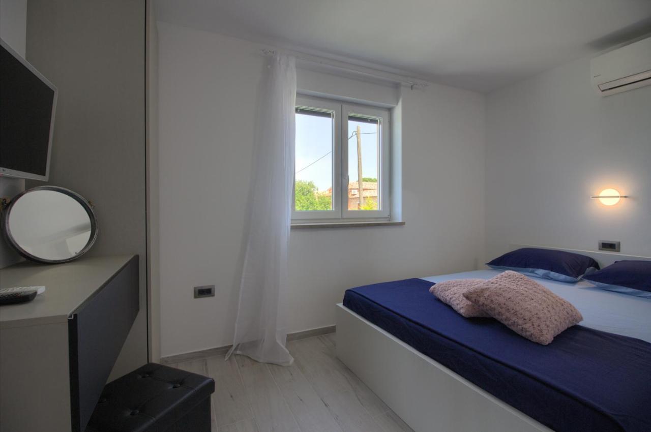Modern Villa Nerina With Private Pool Near 普拉 外观 照片